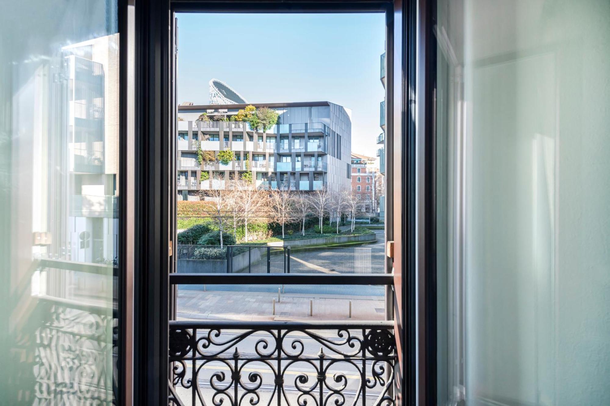 Easylife - Spacious Apartment On The First Floor In The Gae Aulenti Area Milano Esterno foto